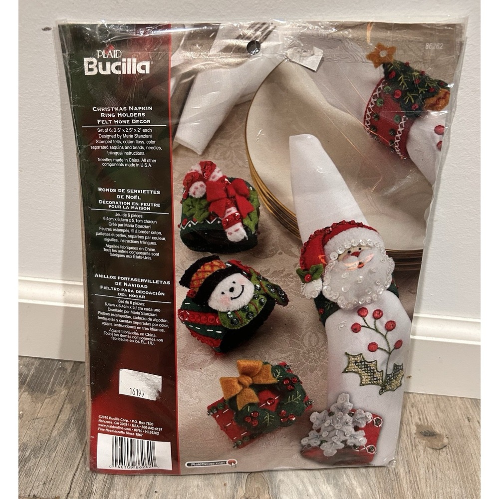 NOS COMPLETE VINTAGE BUCILLA 6 NAPKIN RINGS FELT KIT SANTA SNOWMAN - NEW READ